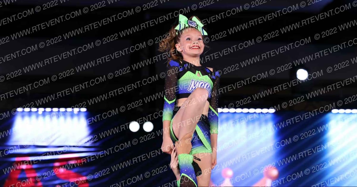 Mystic Cheer Cats Legacy · Vegas Crown