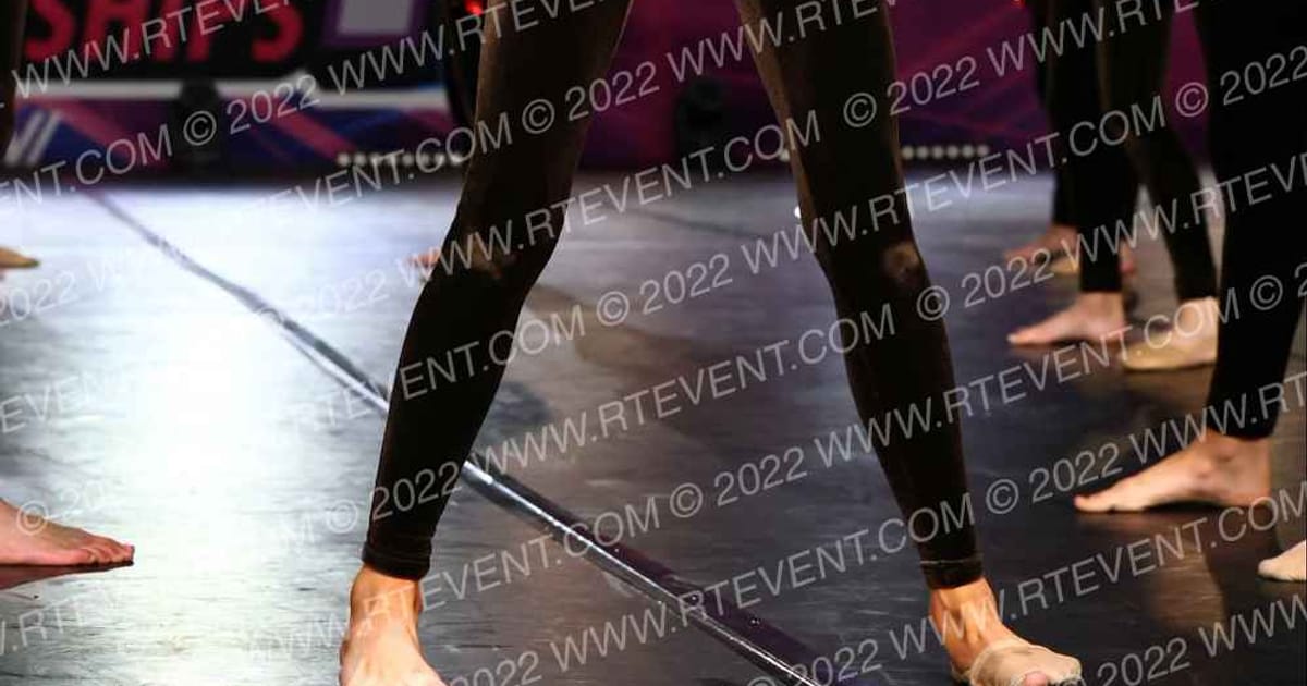 Dance Mania Nashville Youth Large Pom · One Up Grand Nationals