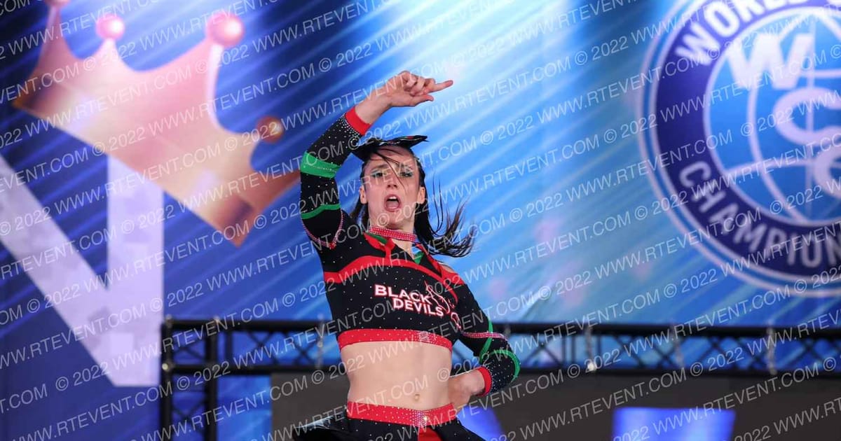 Asd Club majorettes le violette Black Devils · Vegas Crown