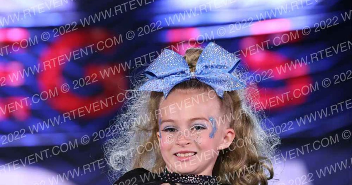 Infinite Cheer & Tumble Gym Zenem · Vegas Crown