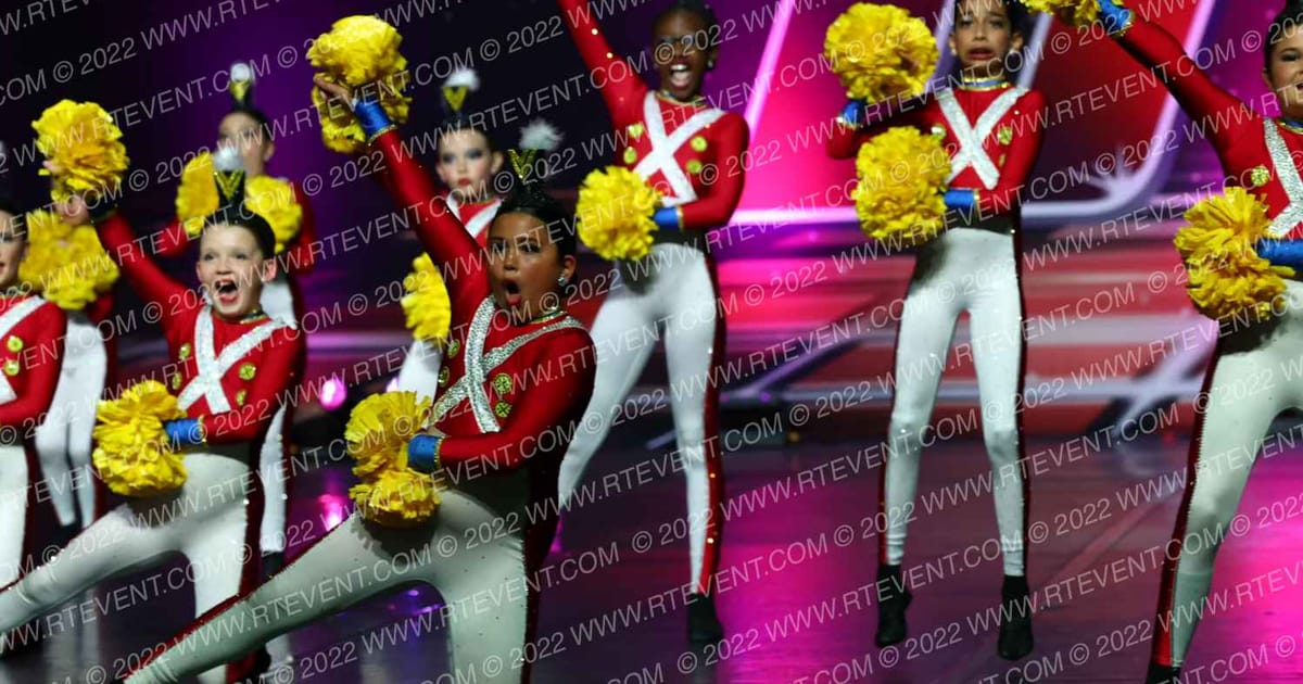 Dance Dynamics Mini Elite Large Pom - Rockettes · Just Dance Houston Grand Nationals