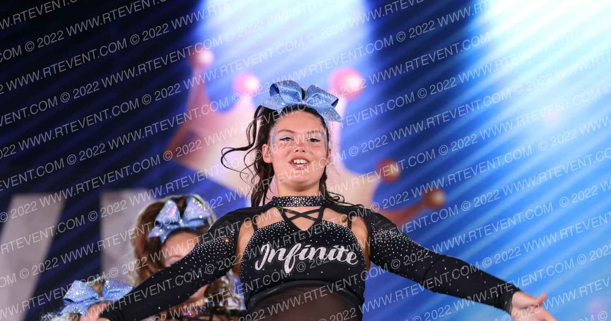 Infinite Cheer & Tumble Gym Zenem · Vegas Crown