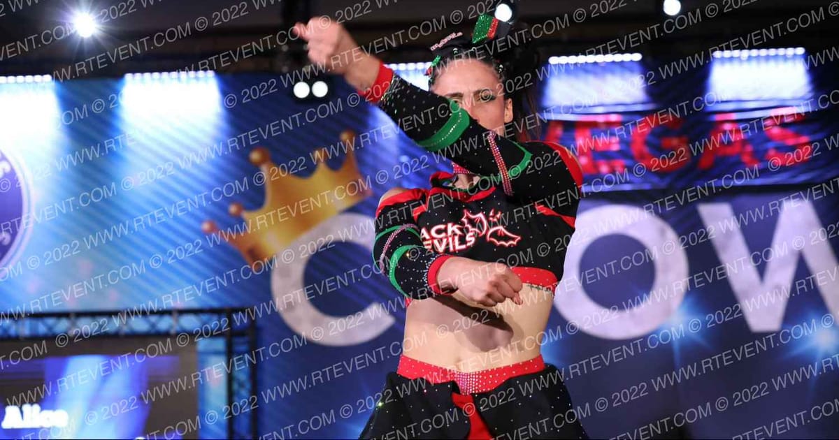 Asd Club majorettes le violette T. Alice · Vegas Crown