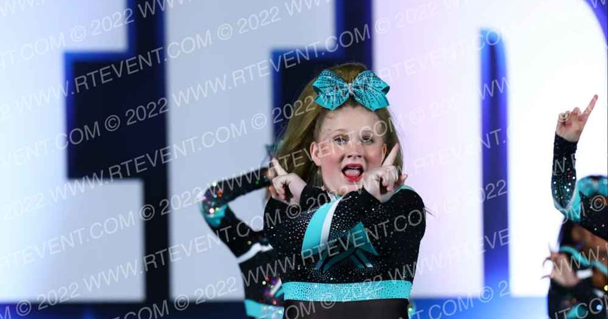 Ascension Cheer Avant-Garde 111 · Cheersport Concord Classic DIDII