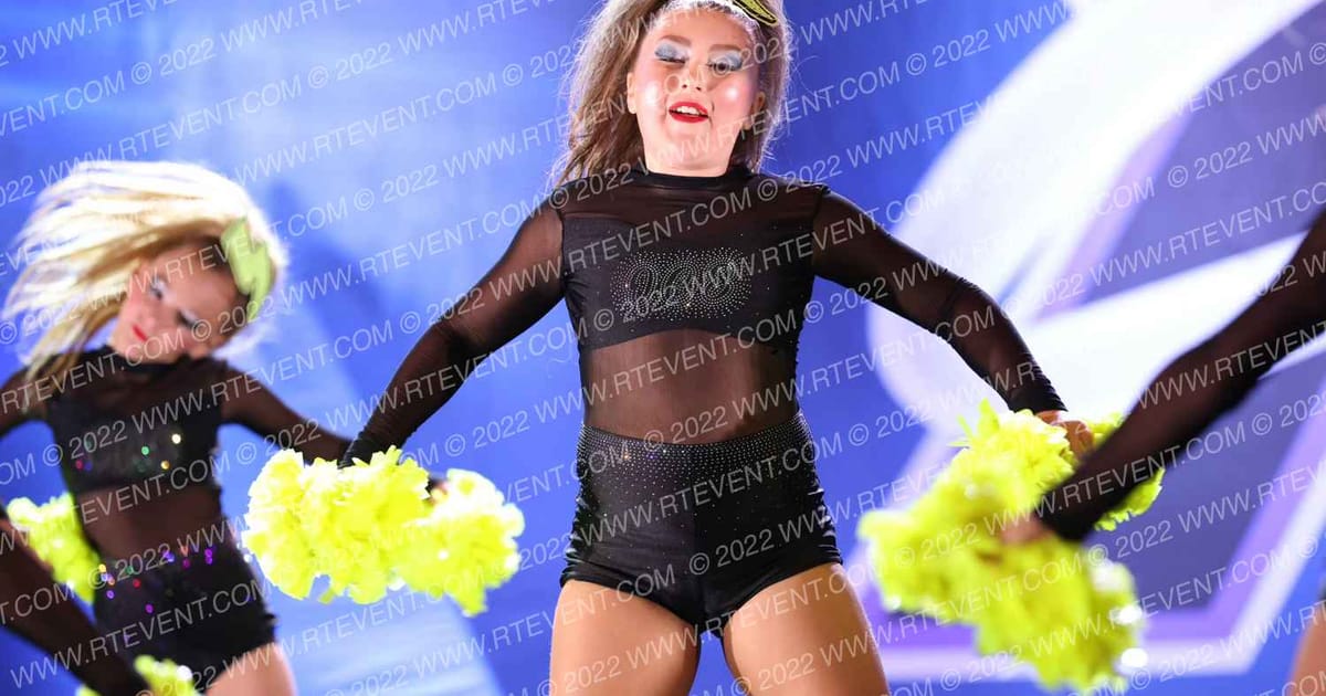OC Elite Cheer LIGHTNING · Globe X