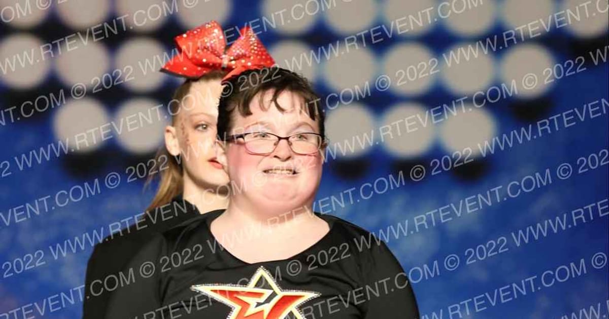 Elite Cheer Glow · Battle of the Midwest and Celebrity Council Bluffs