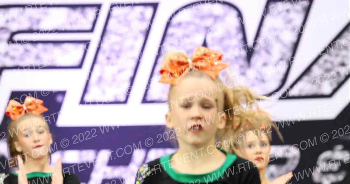 Iowa Elite Cheer - Des Moines Savage · The US Finals Des Moines