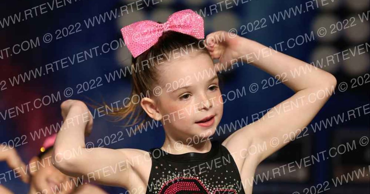 Cheer Xpress Mini X · Battle of the Midwest and Celebrity Council Bluffs