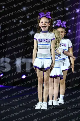 Illinois Legends Cheer Company Mini Legends
