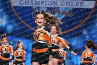 3E cheer Thunder