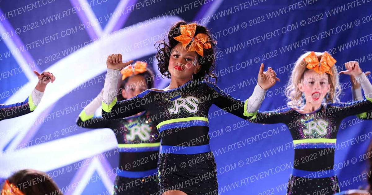 Royal Storm Elite Cheer Karma · Globe X