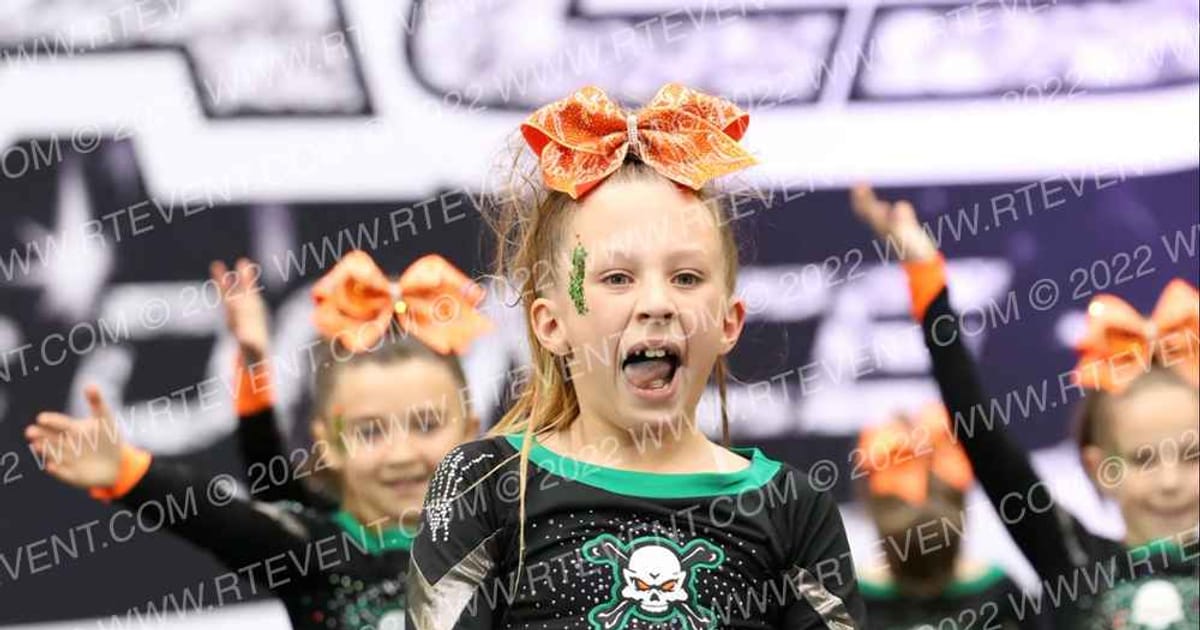 Iowa Elite Cheer - CR Mayhem · The US Finals Des Moines