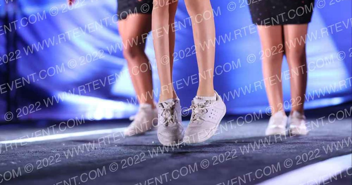 Magnitude Cheer Subzero · Globe X