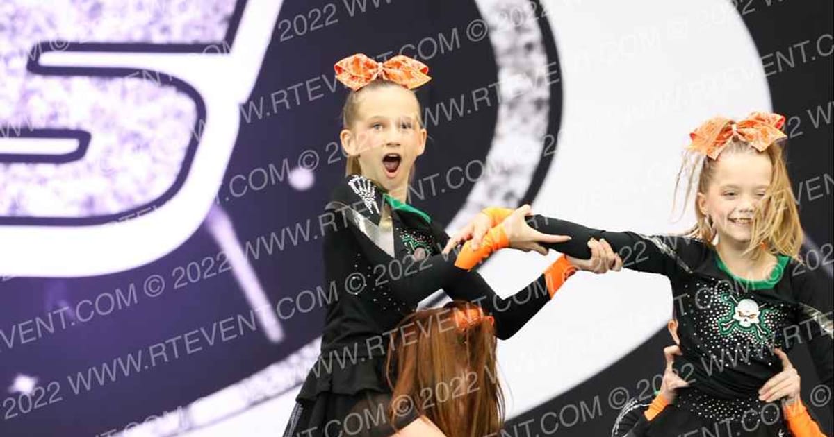Iowa Elite Cheer - NE Rogue · The US Finals Des Moines