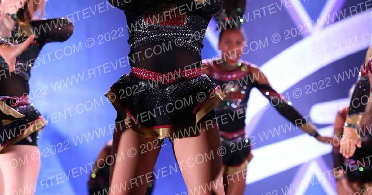 Cali Knockout Cheer R4GE · Globe X