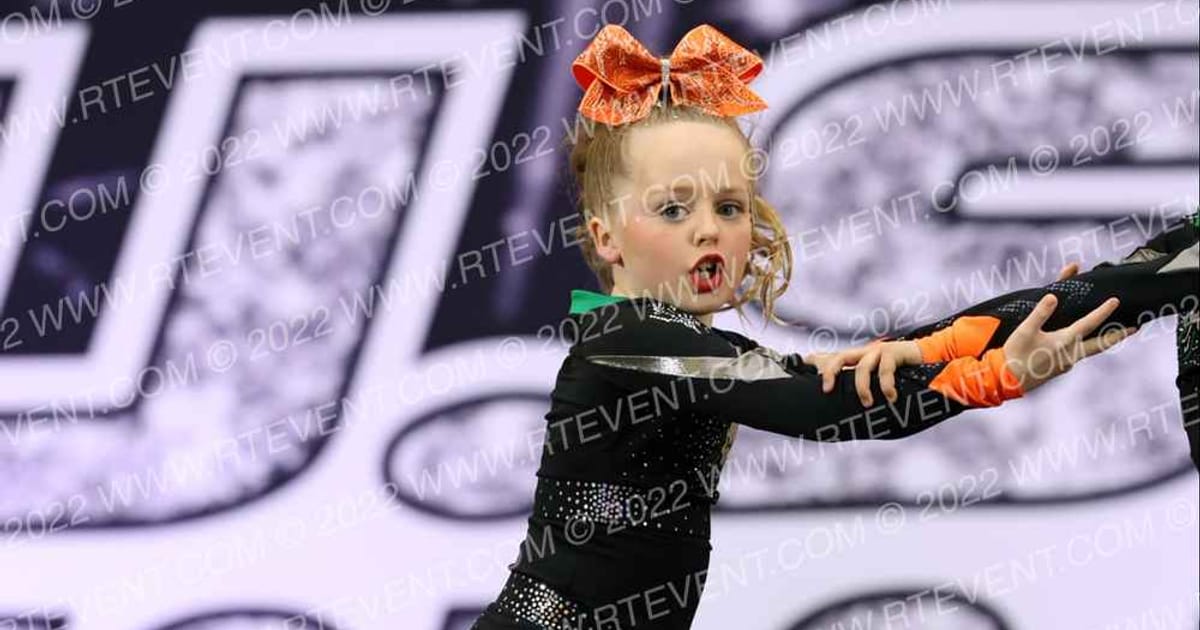 Iowa Elite Cheer - Des Moines Monsters · The US Finals Des Moines