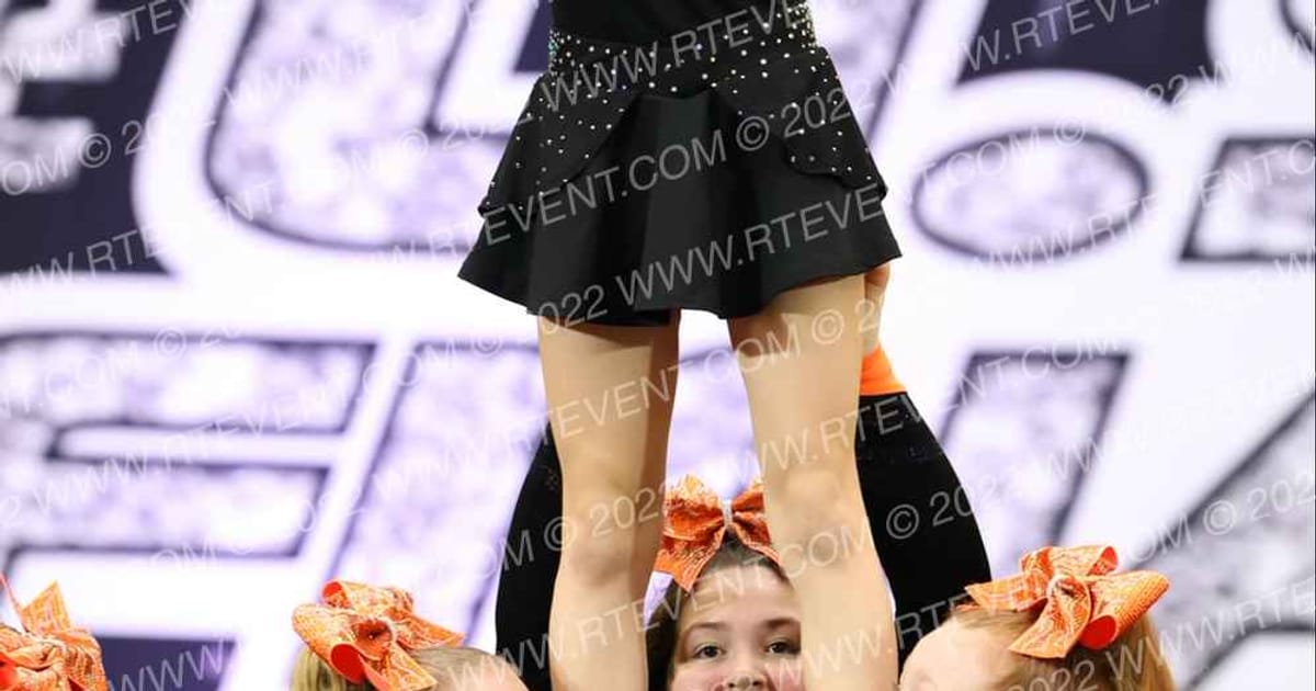 Iowa Elite Cheer - CR Revenge · The US Finals Des Moines