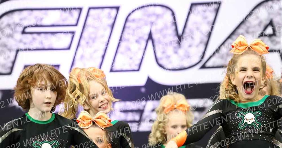 Iowa Elite Cheer of MN WARRIORS · The US Finals Des Moines