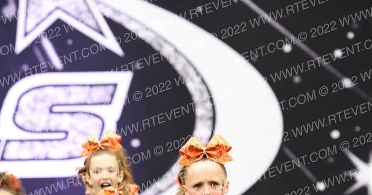 Iowa Elite Cheer - Des Moines Vicious · The US Finals Des Moines