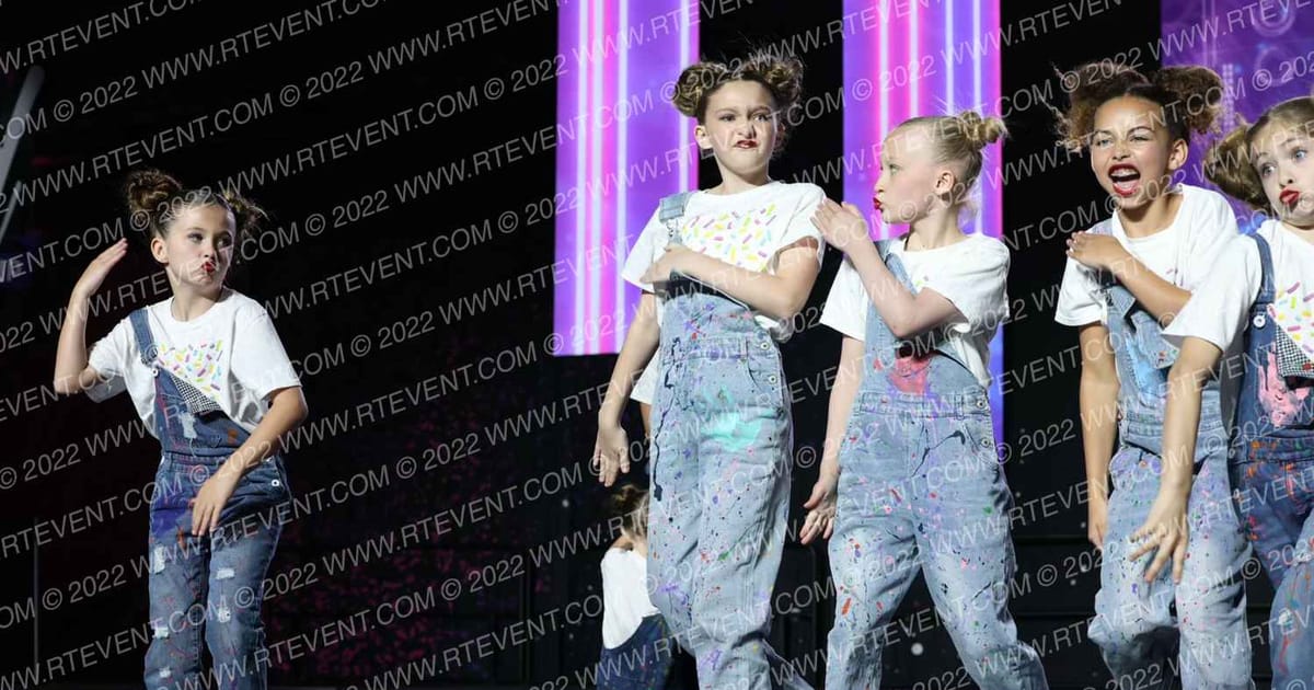 Celebrity Cheer and Dance Scoop Squad · All Star Worlds Friday