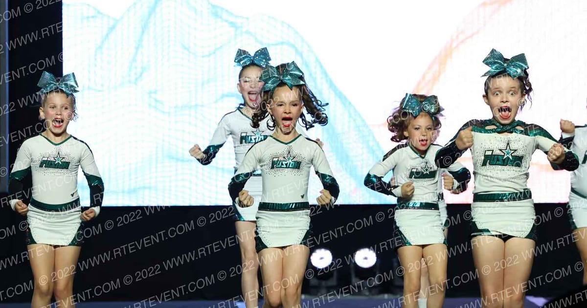Cheer Fusion Elite Mini Shockwave · The Midwest Regional Summit