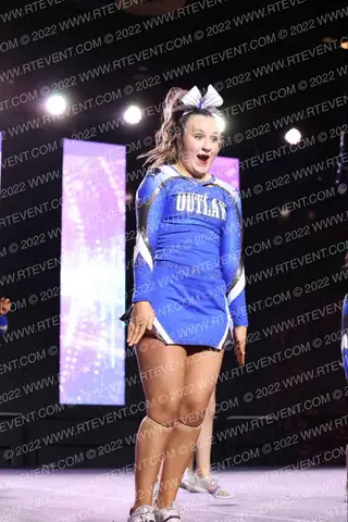 Outlaw Cheer Company Gunsmok3
