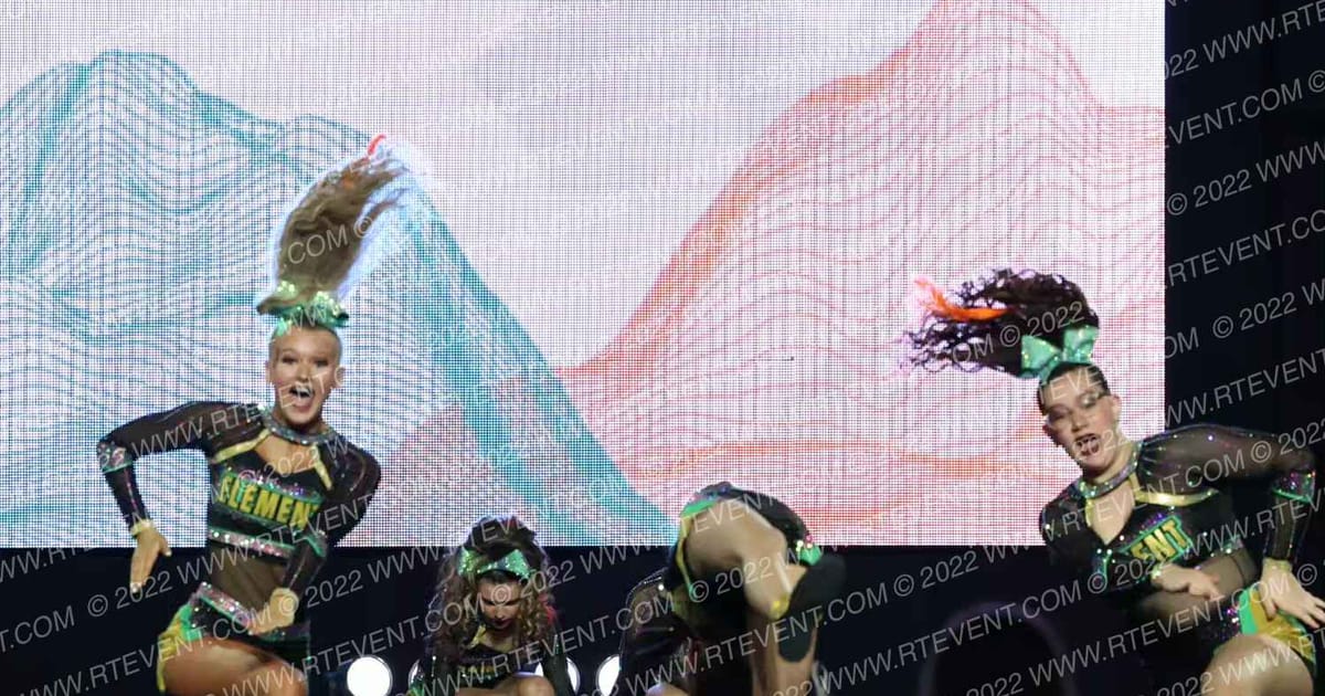 Element Elite Tumbling & Cheer Lady Lithium · The Midwest Regional Summit