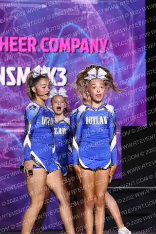 Outlaw Cheer Company Gunsmok3