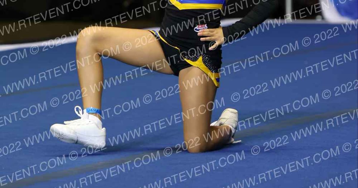 FULLERTON TITANS MITEY MITE CHEER · So Cal Challenge Cup