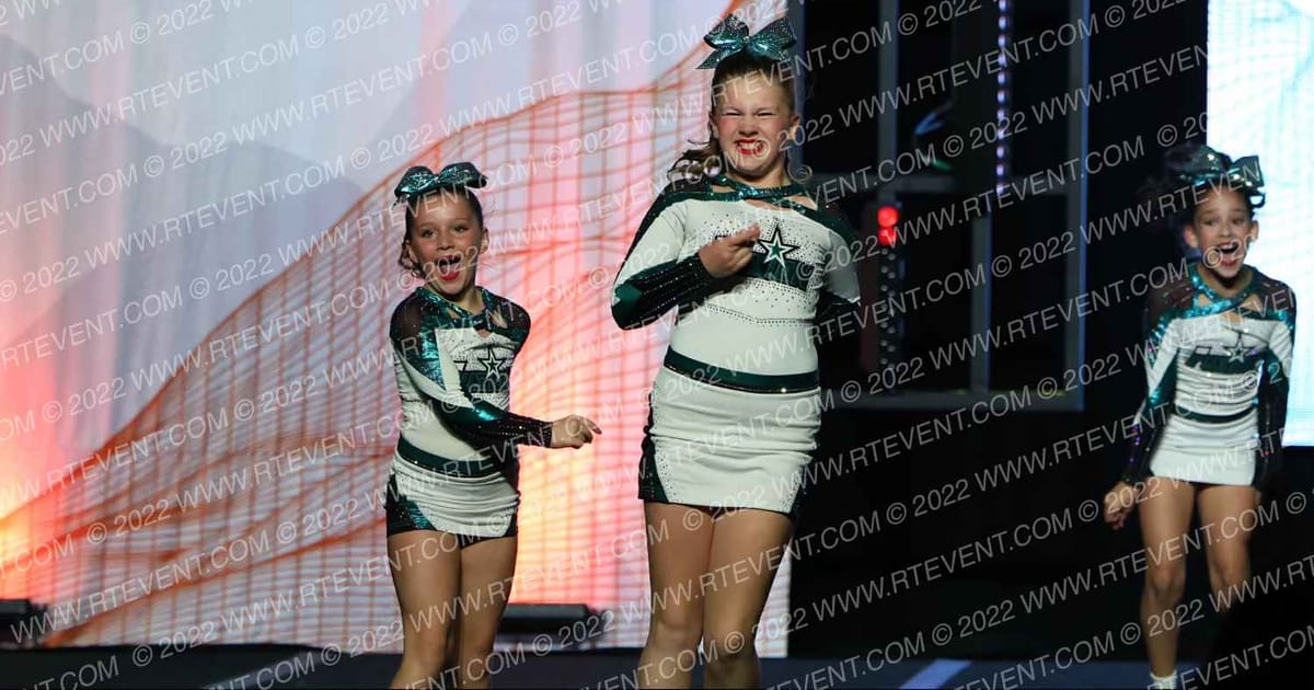 Cheer Fusion Elite Youth Lightning · The Midwest Regional Summit
