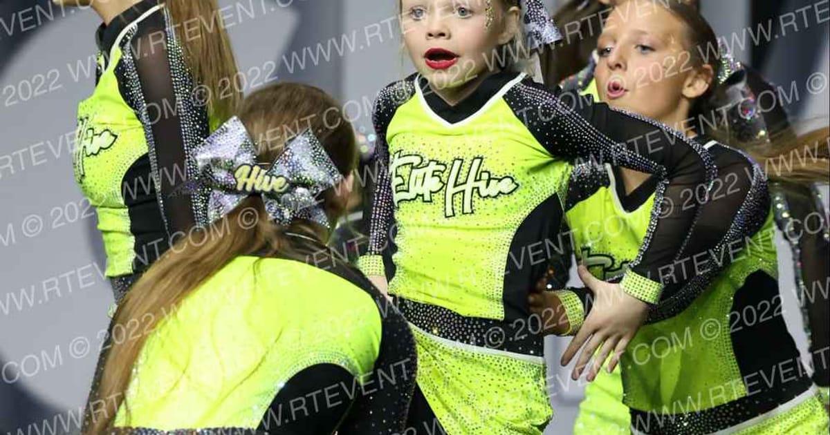 ELITE HIVE CHEER BLACK VENOM · The Champion
