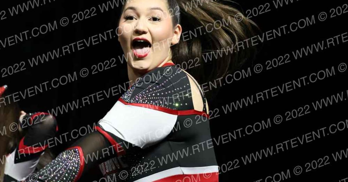 OAK GROVE BOMBSHELLS · The Pinnacle