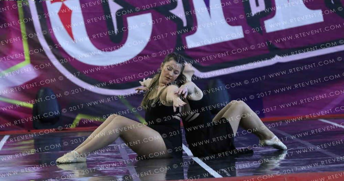 York Hornets Maddie and Poppy · Circus Spectacular