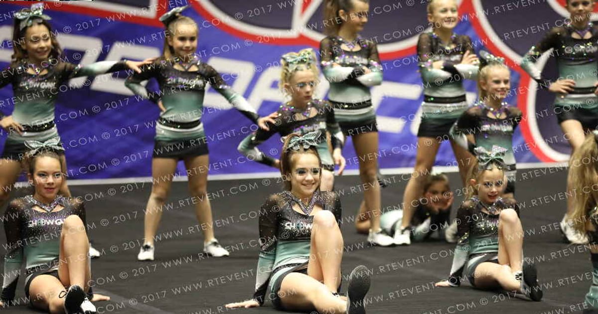 Amy's Athletics Show Gunn Cheer Young Guns · San Antonio Classic