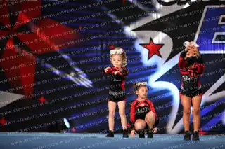 Fame Central Glitz