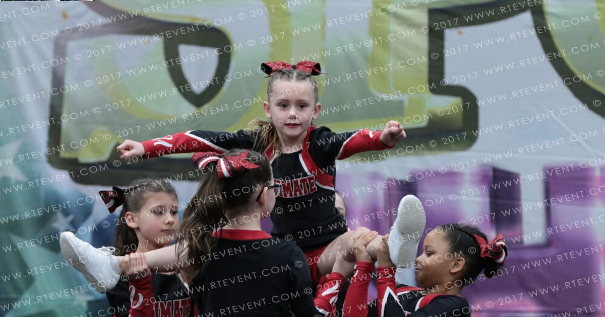 Ultimate Cheer Lucky Charms · Spotlight Showdown