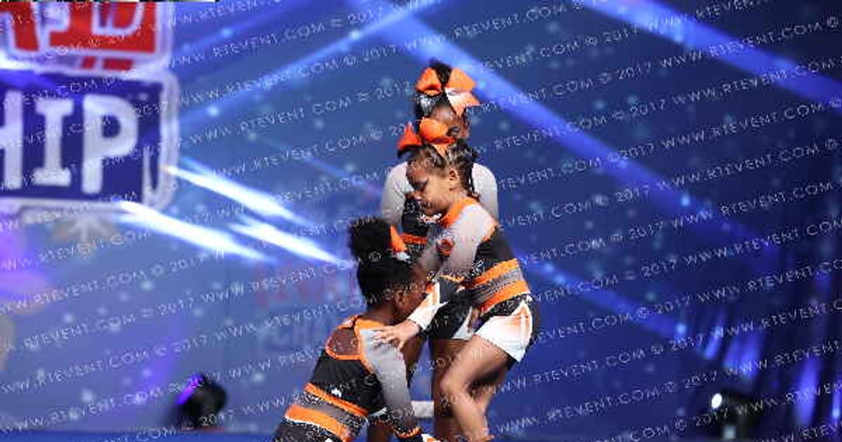 Rare Jewelz All Stars Topaz · The Grand National Championship