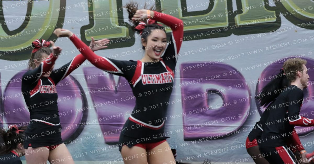 Ultimate Cheer Blackjack · Spotlight Showdown