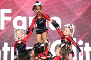 Fame Central Glitz