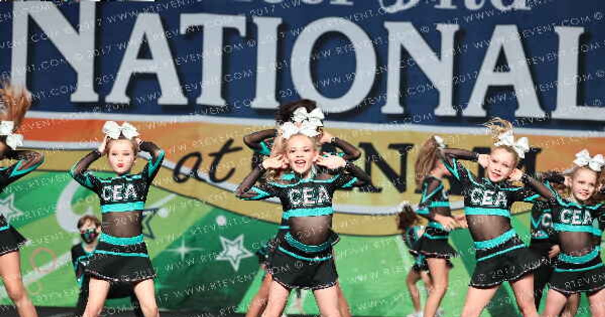 Cheer Extreme - Richmond Royal Crowns · CanAm