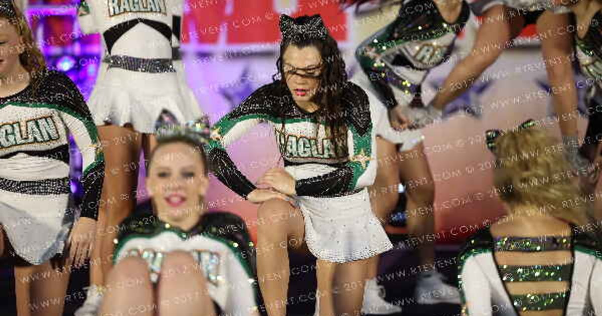 Raglan Coast Cheer Onyx · The American Celebration