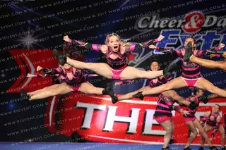 SMYO Cheer Elite Queens