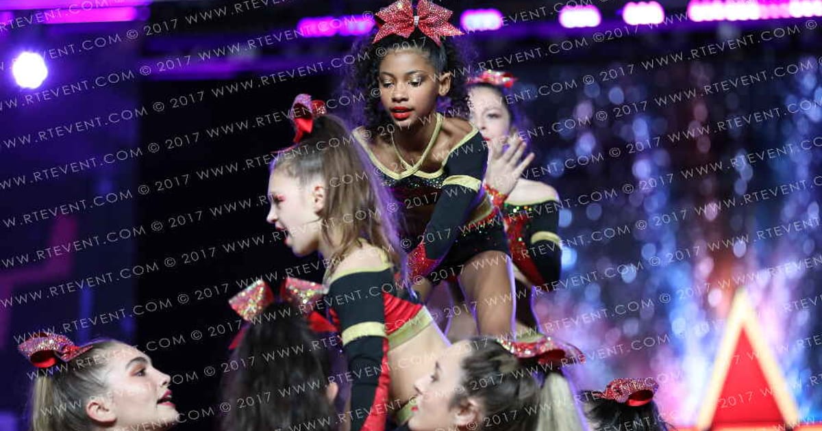 Cheer World Senior Red · Encore Grand Nationals