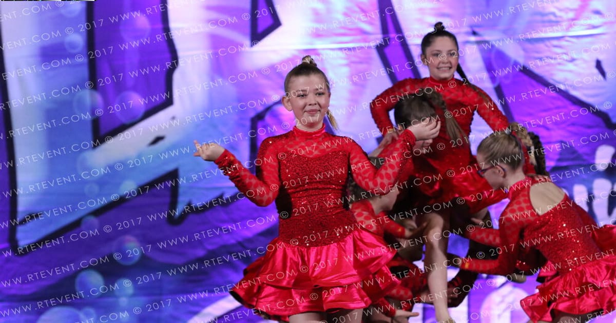 Falcon flames cheer and dance Glow · Adventure in Atlantis