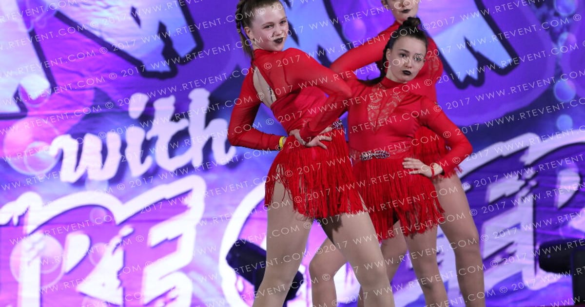 Falcon flames cheer and dance Extreme heat · Adventure in Atlantis