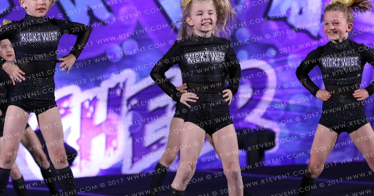 Kick Twist Cheerleading Banana · Adventure in Atlantis