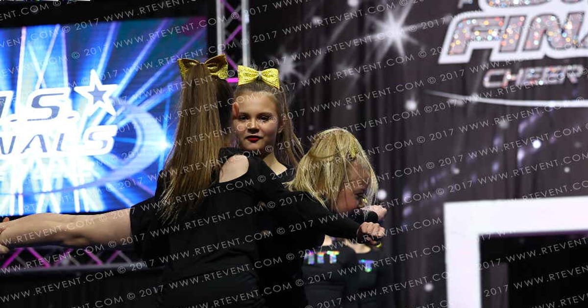 The Cheer Pitt KC Moonlight · The US Finals KC