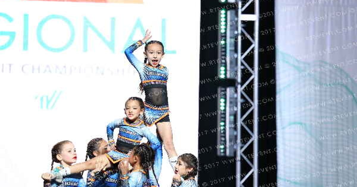 Ultimate Cheer Lubbock REIGN DROPS · The Southwest Regional Summit DIDII