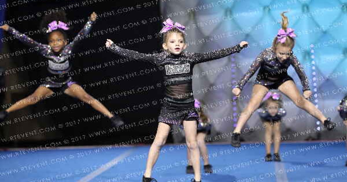 Iconic All Stars Dazzle Girls · Wisconsin Dells Grand Nationals