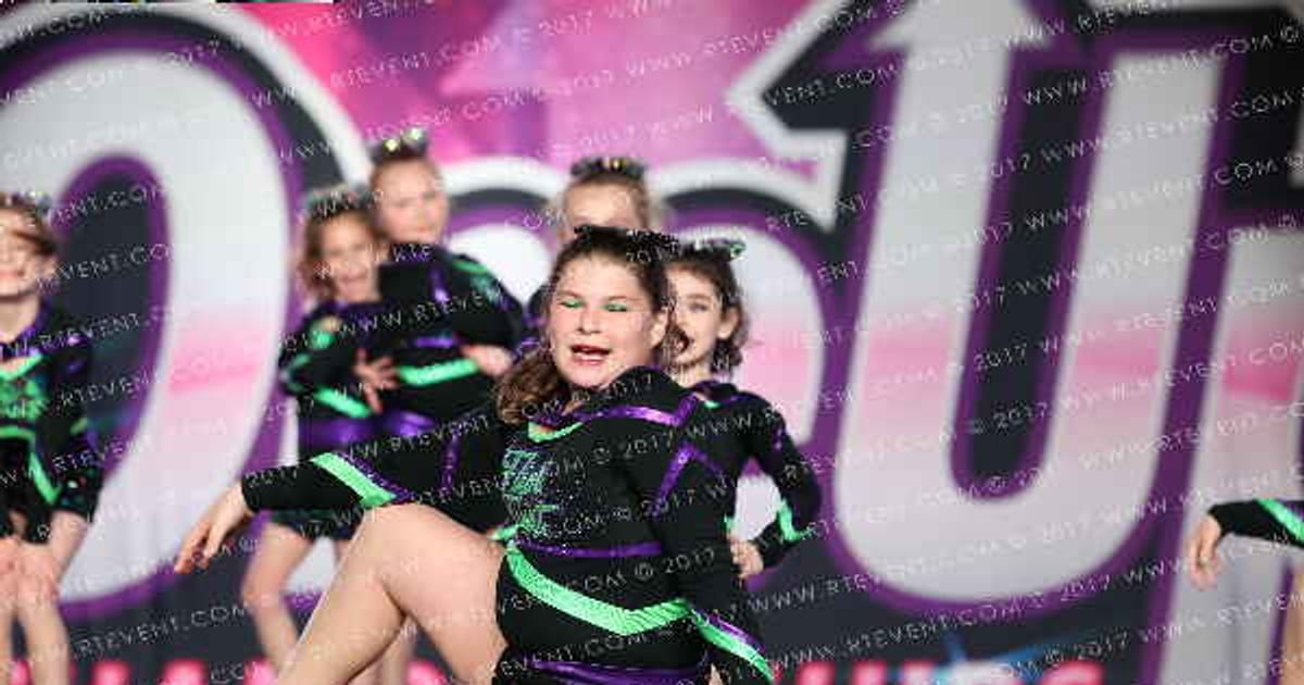 Flip and Twist   Dezire · Grand Nationals